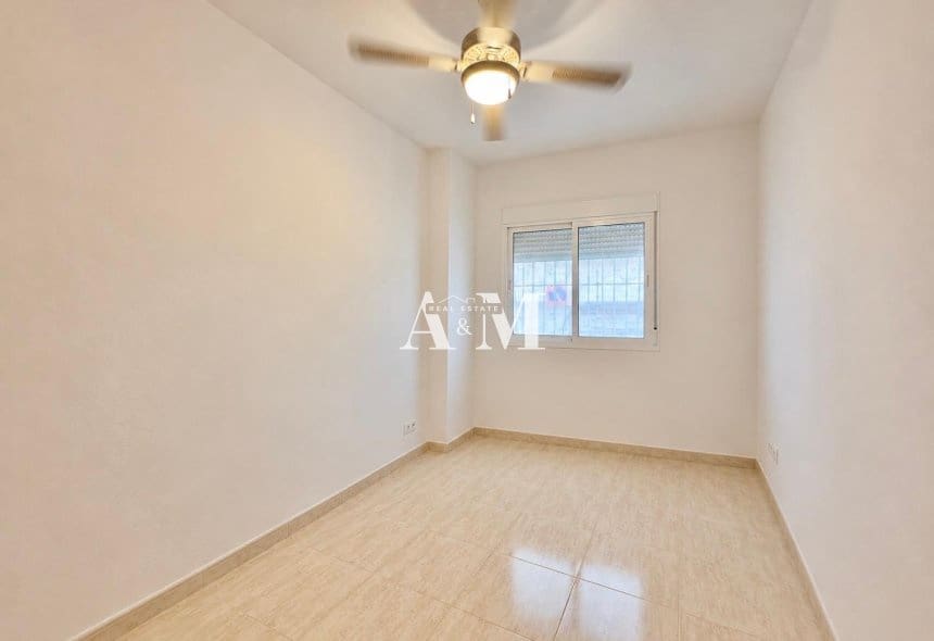 3 quarto Apartamento de Praia para arrendar em Los Alcazares - 900 € (Ref: 10130382)