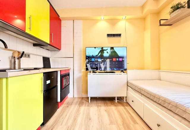 Estudio en Las Piscinas Naturales, Torrevieja en alquiler - 650 € (Ref: 10136526)