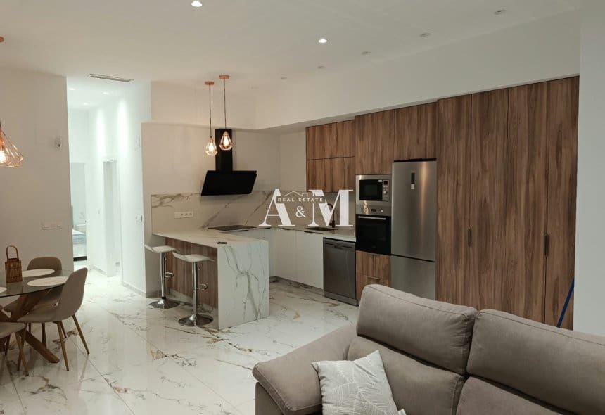 2 soverom Leilighet til leie i Torrevieja - € 1 100 (Ref: 10141334)