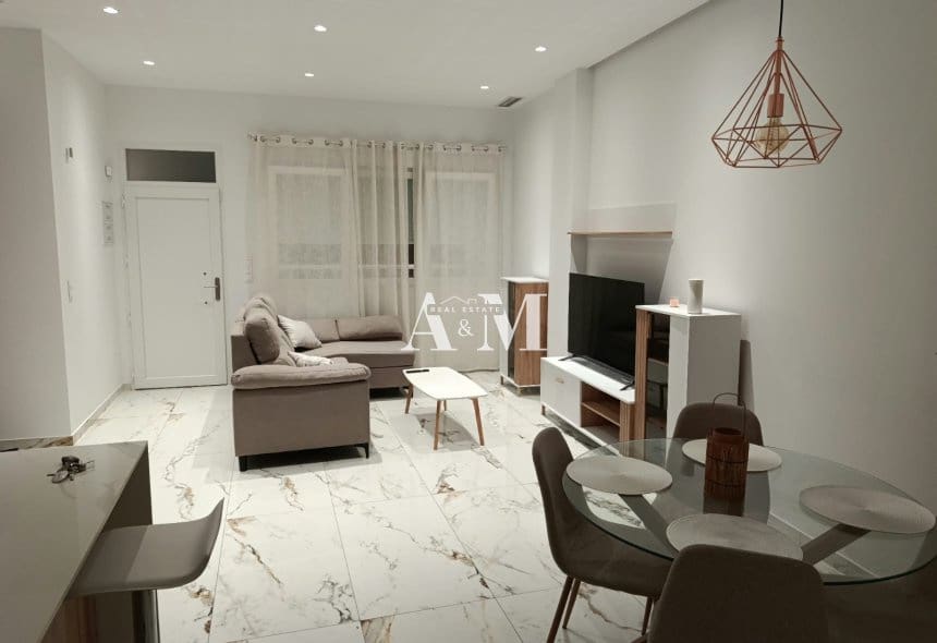 2 soverom Leilighet til leie i Torrevieja - € 1 100 (Ref: 10141334)