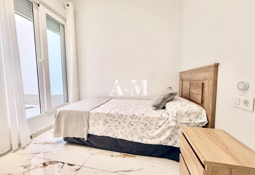 2 bedroom Apartment for rent in Torrevieja - € 1,100 (Ref: 10141334)