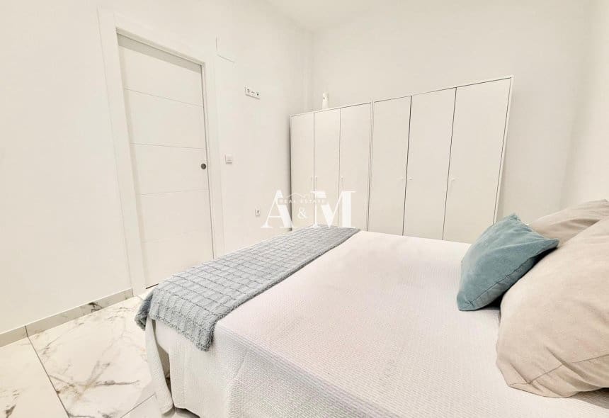 2 bedroom Apartment for rent in Torrevieja - € 1,100 (Ref: 10141334)