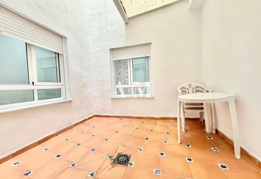 2 soveværelse Lejlighed til leje i Guardamar del Segura - € 850 (Ref: 10141335)