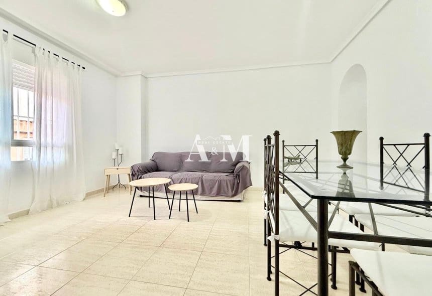 2 soveværelse Lejlighed til leje i Guardamar del Segura - € 850 (Ref: 10141335)