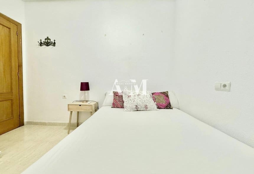 2 soveværelse Lejlighed til leje i Guardamar del Segura - € 850 (Ref: 10141335)