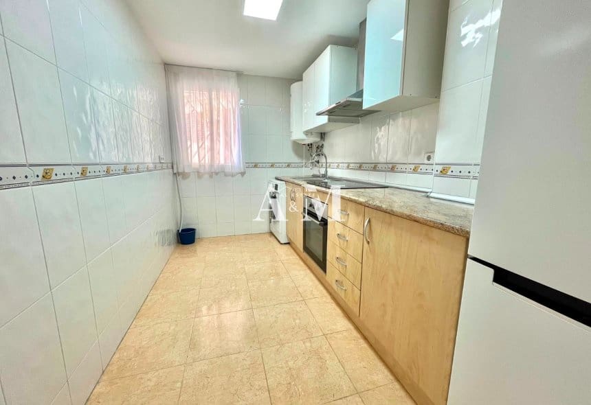 2 soveværelse Lejlighed til leje i Almoradi med swimmingpool - € 680 (Ref: 10145031)