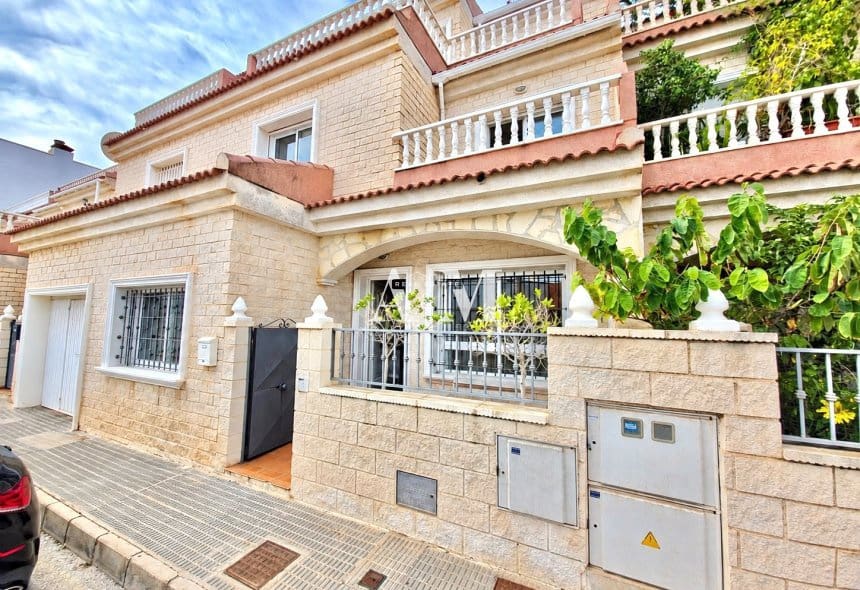 Maison de Ville de 4 chambres à louer à San Pedro del Pinatar - 1 200 € (Ref: 10145174)