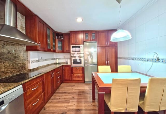 Maison de Ville de 4 chambres à louer à San Pedro del Pinatar ciudad, San Pedro del Pinatar - 1 200 € (Ref: 10145174)