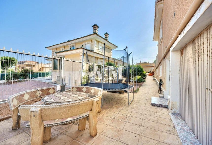3 sovrum Villa att hyra i Torrevieja med pool - 2 500 € (Ref: 10147932)