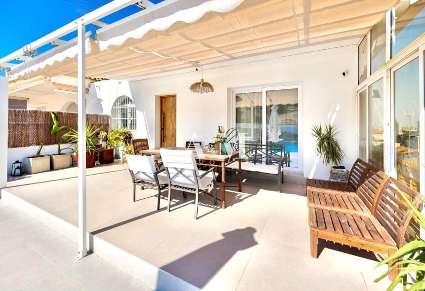 3 sovrum Villa att hyra i Torrevieja med pool - 2 500 € (Ref: 10147932)