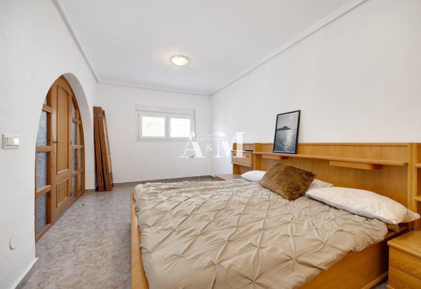3 sovrum Villa att hyra i Torrevieja med pool - 2 500 € (Ref: 10147932)