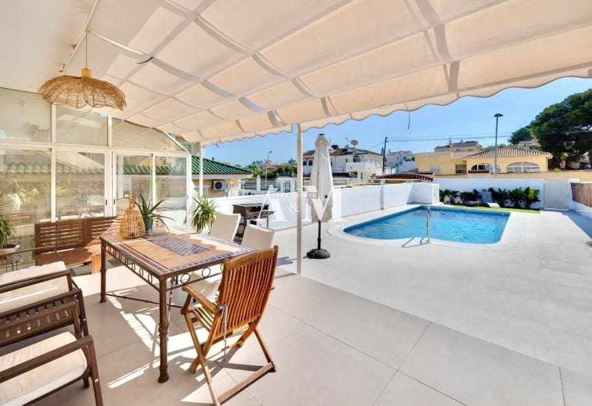 3 sovrum Villa att hyra i Torrevieja med pool - 2 500 € (Ref: 10147932)