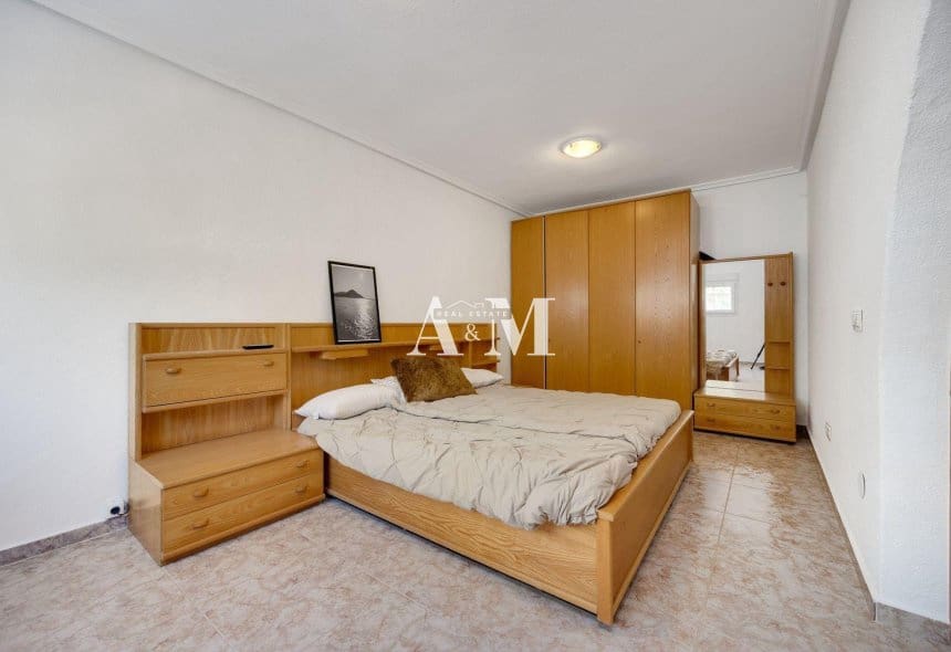 3 sovrum Villa att hyra i Torrevieja med pool - 2 500 € (Ref: 10147932)