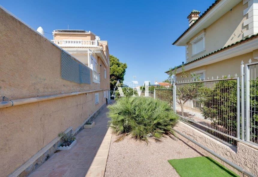 3 sovrum Villa att hyra i Torrevieja med pool - 2 500 € (Ref: 10147932)