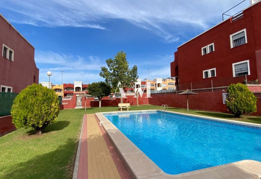 2 bedroom Bungalow for rent in Orihuela Costa with pool - € 1,100 (Ref: 10148006)