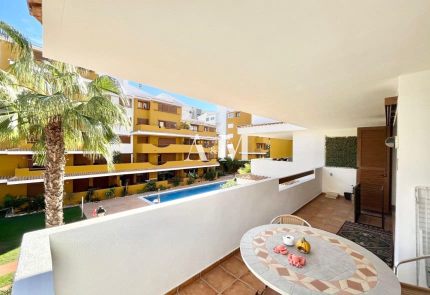 2 bedroom Beach Apartment for rent in Orihuela Costa with pool garage - € 1,200 (Ref: 10153786)