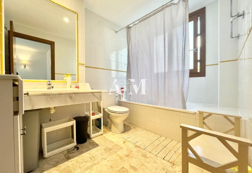 2 bedroom Beach Apartment for rent in Orihuela Costa with pool garage - € 1,200 (Ref: 10153786)