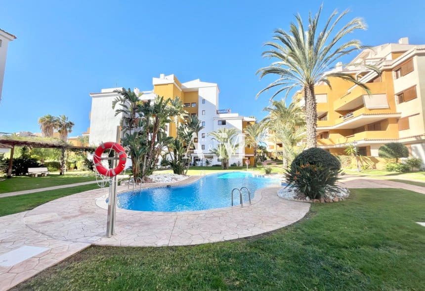 2 bedroom Beach Apartment for rent in Orihuela Costa with pool garage - € 1,200 (Ref: 10153786)