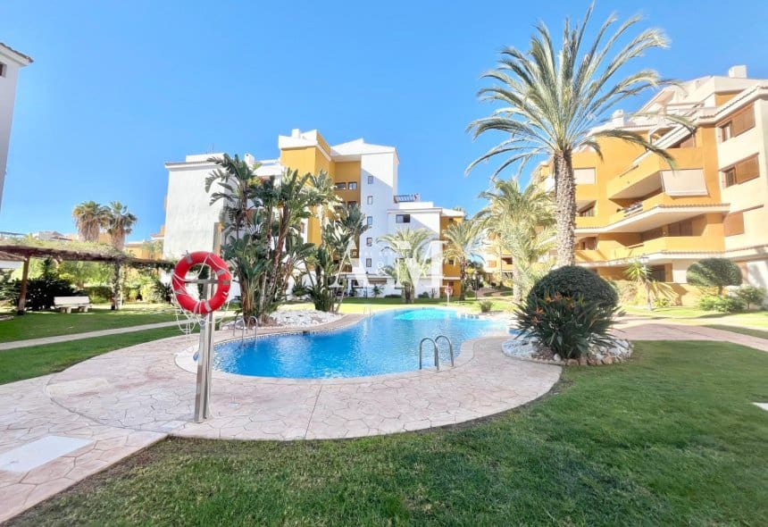 2 bedroom Beach Apartment for rent in Orihuela Costa with pool garage - € 1,200 (Ref: 10153786)