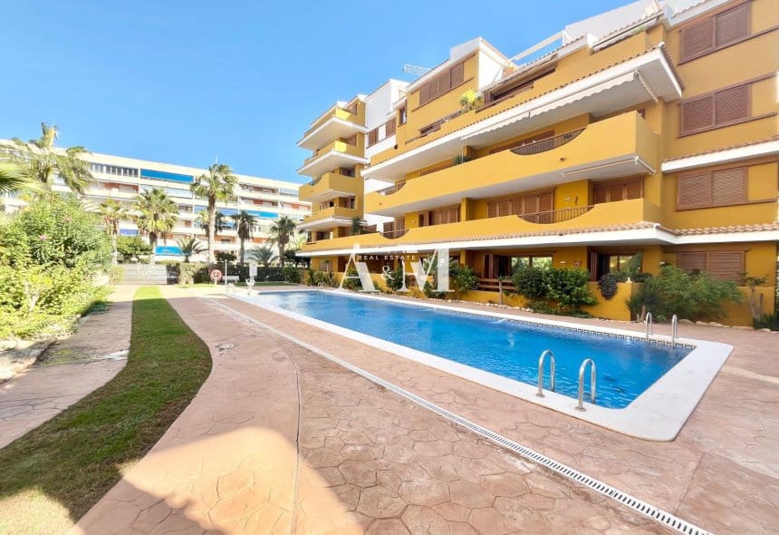2 bedroom Beach Apartment for rent in Orihuela Costa with pool garage - € 1,200 (Ref: 10153786)