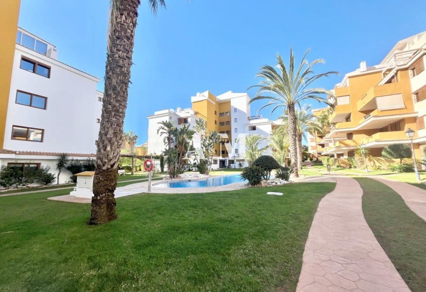 2 bedroom Beach Apartment for rent in Orihuela Costa with pool garage - € 1,200 (Ref: 10153786)