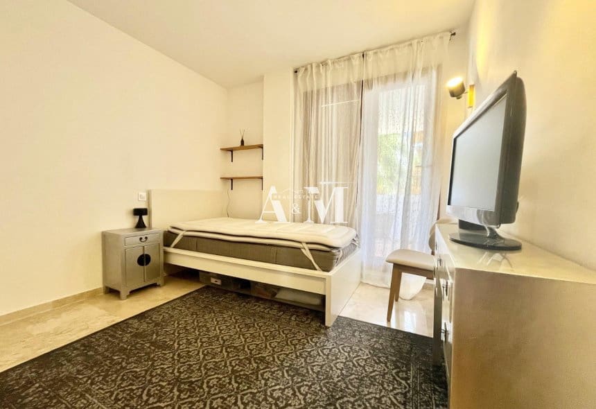 2 bedroom Beach Apartment for rent in Orihuela Costa with pool garage - € 1,200 (Ref: 10153786)