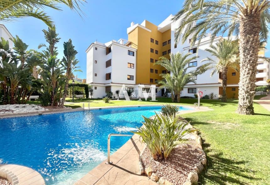 2 bedroom Beach Apartment for rent in Orihuela Costa with pool garage - € 1,200 (Ref: 10153786)