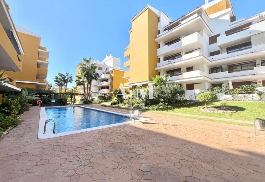 2 bedroom Beach Apartment for rent in Orihuela Costa with pool garage - € 1,200 (Ref: 10153786)