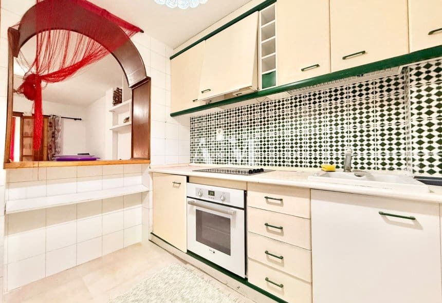 1 soveværelse Strandlejlighed til salg i Torrevieja med swimmingpool - € 134.000 (Ref: 10155860)