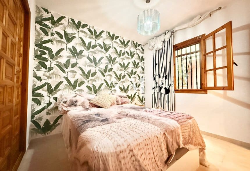 1 soveværelse Strandlejlighed til salg i Torrevieja med swimmingpool - € 134.000 (Ref: 10155860)
