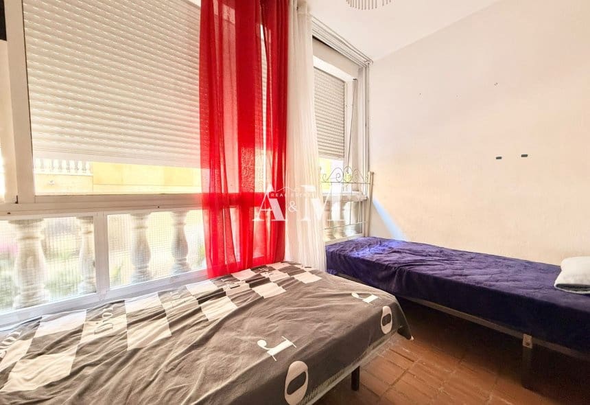 1 soveværelse Strandlejlighed til salg i Torrevieja med swimmingpool - € 134.000 (Ref: 10155860)