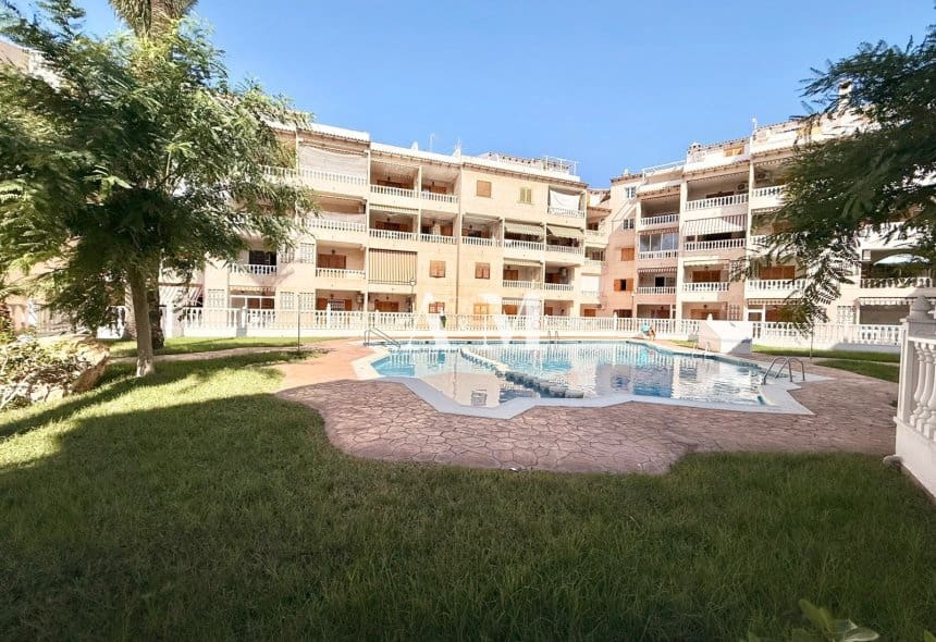 1 soveværelse Strandlejlighed til salg i Torrevieja med swimmingpool - € 134.000 (Ref: 10155860)