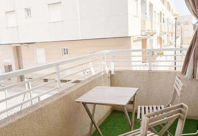 2 makuuhuone Huoneisto vuokrattavana paikassa Nueva Torrevieja, Torrevieja mukana uima-altaan - 850 € (Ref: 10156166)