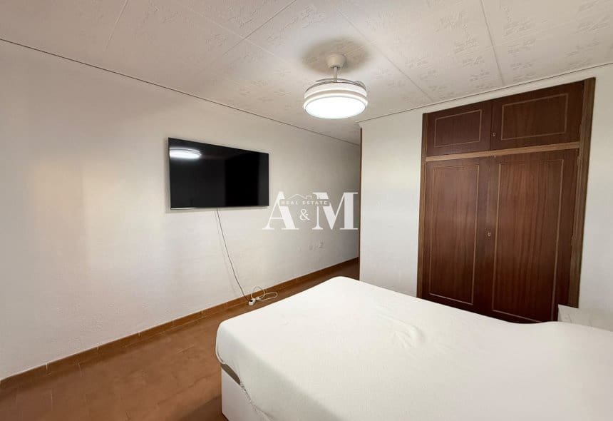 Appartement de Plage de 3 chambres à louer à Torrevieja avec piscine garage - 1 000 € (Ref: 10156789)