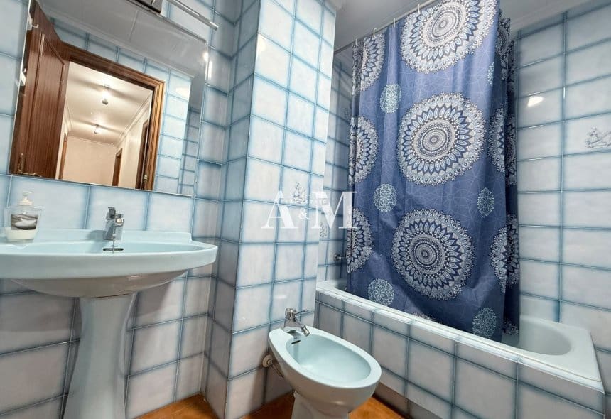 Appartement de Plage de 3 chambres à louer à Torrevieja avec piscine garage - 1 000 € (Ref: 10156789)