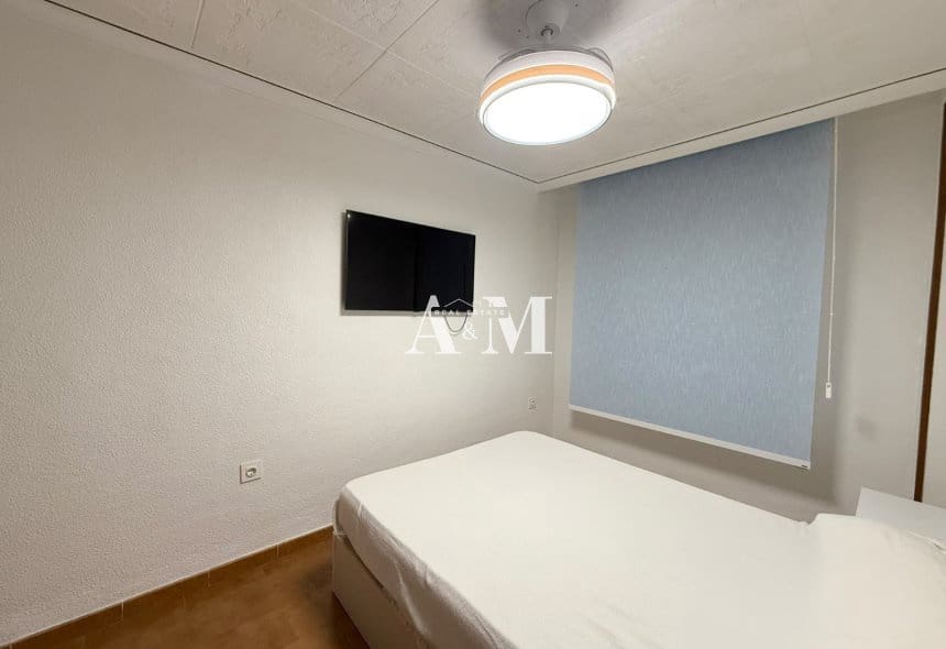 Appartement de Plage de 3 chambres à louer à Torrevieja avec piscine garage - 1 000 € (Ref: 10156789)