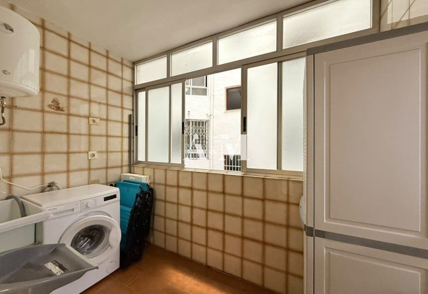 Appartement de Plage de 3 chambres à louer à Torrevieja avec piscine garage - 1 000 € (Ref: 10156789)