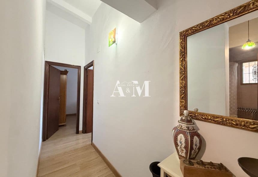 5 bedroom Villa for rent in Guardamar del Segura with garage - € 1,100 (Ref: 10156927)