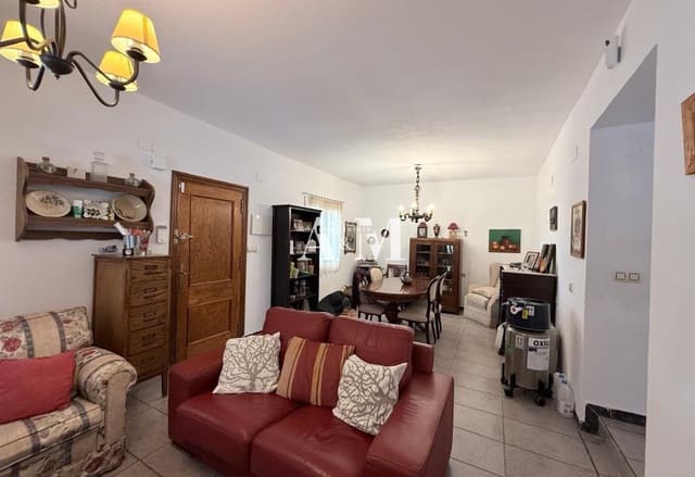 5 bedroom Villa for rent in El Raso, Guardamar del Segura with garage - € 1,100 (Ref: 10156927)