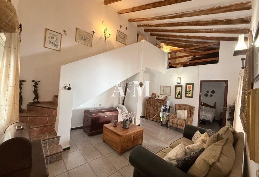 5 bedroom Villa for rent in Guardamar del Segura with garage - € 1,100 (Ref: 10156927)