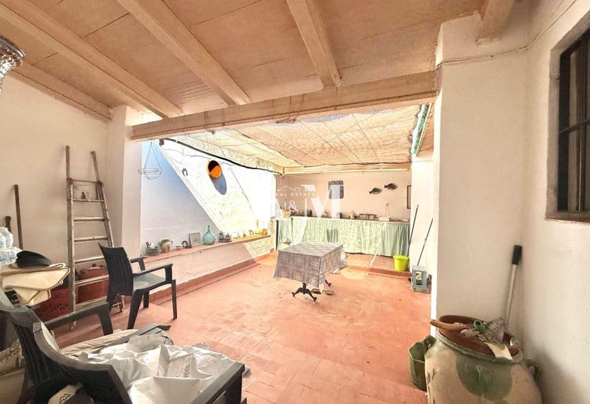5 bedroom Villa for rent in Guardamar del Segura with garage - € 1,100 (Ref: 10156927)