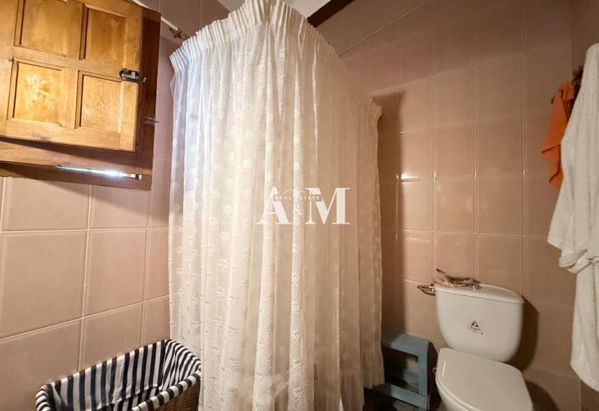 5 bedroom Villa for rent in Guardamar del Segura with garage - € 1,100 (Ref: 10156927)