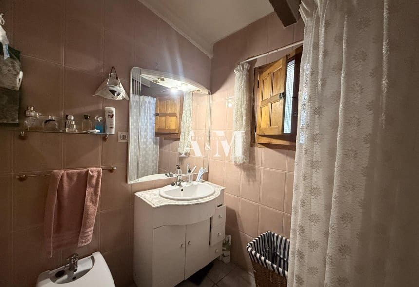 5 bedroom Villa for rent in Guardamar del Segura with garage - € 1,100 (Ref: 10156927)