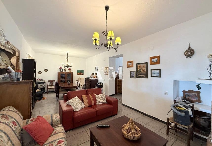 5 bedroom Villa for rent in Guardamar del Segura with garage - € 1,100 (Ref: 10156927)