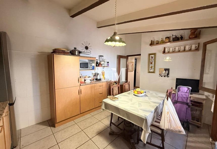 5 bedroom Villa for rent in Guardamar del Segura with garage - € 1,100 (Ref: 10156927)