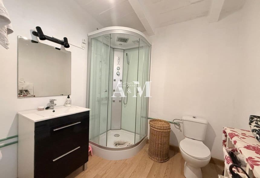 5 bedroom Villa for rent in Guardamar del Segura with garage - € 1,100 (Ref: 10156927)