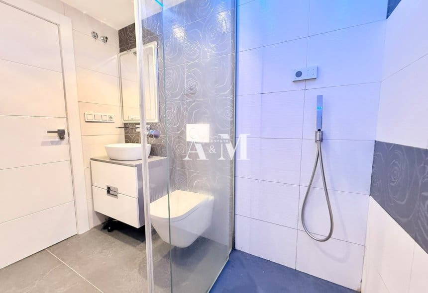 3 soverom Leilighet til leie i Torrevieja med garasje - € 1 400 (Ref: 10158687)