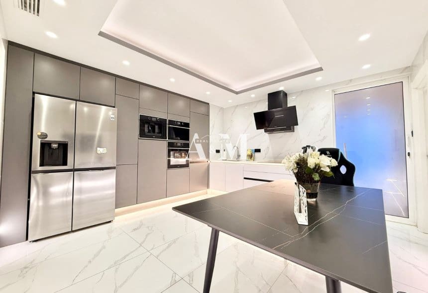 3 soverom Leilighet til leie i Torrevieja med garasje - € 1 400 (Ref: 10158687)