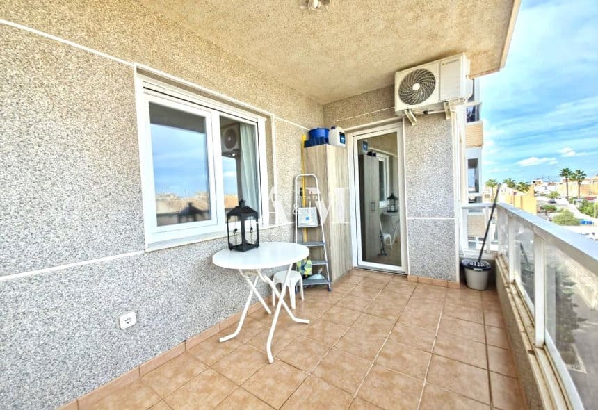 2 bedroom Apartment for rent in Torrevieja with pool - € 950 (Ref: 10160248)