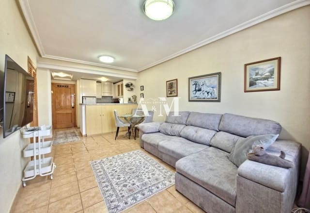 2 makuuhuone Huoneisto vuokrattavana paikassa Aguas Nuevas, Torrevieja mukana uima-altaan - 950 € (Ref: 10160248)